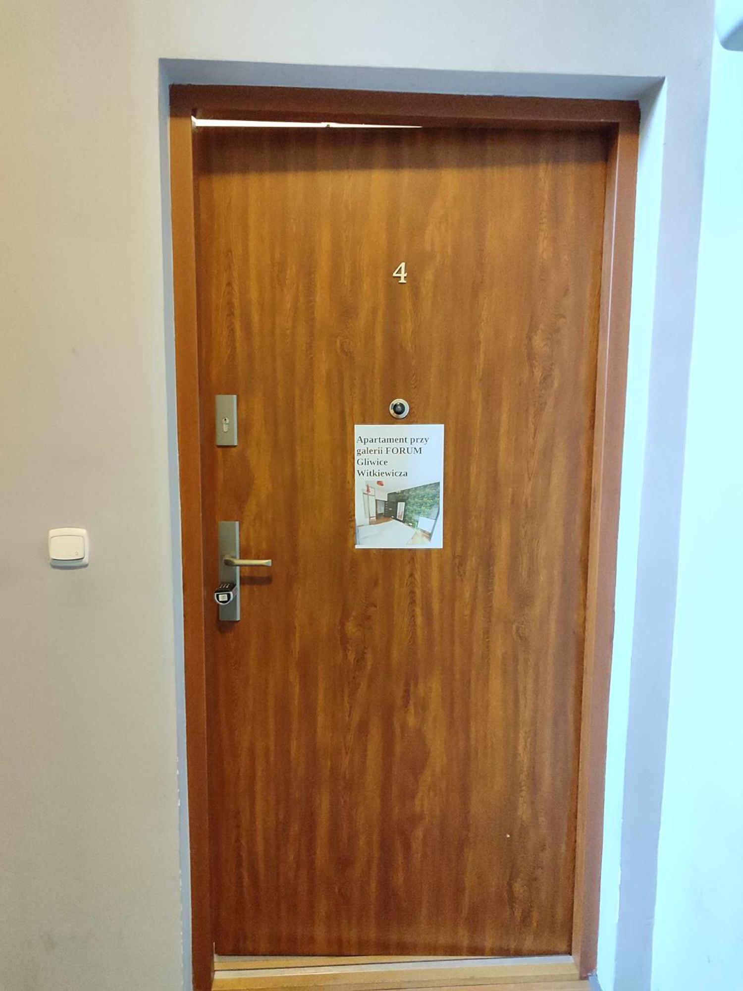 Apartament Przy Galerii Forum Gliwice Witkiewicza Buitenkant foto